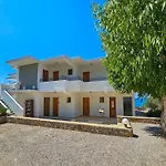 George Seaside Serviced Studios & Apartments