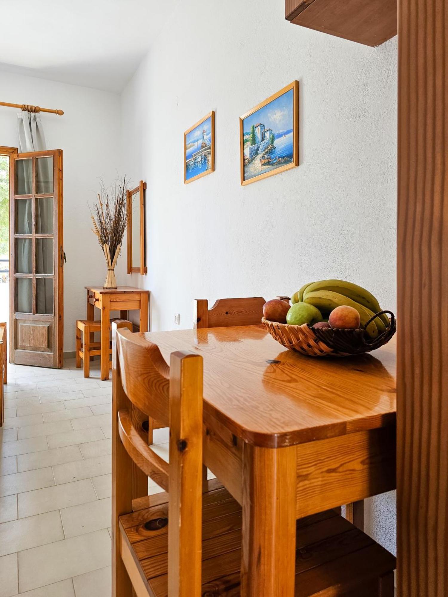 Aparthotel George Seaside Serviced & Pefki
