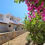 George Seaside Serviced Studios & Apartments